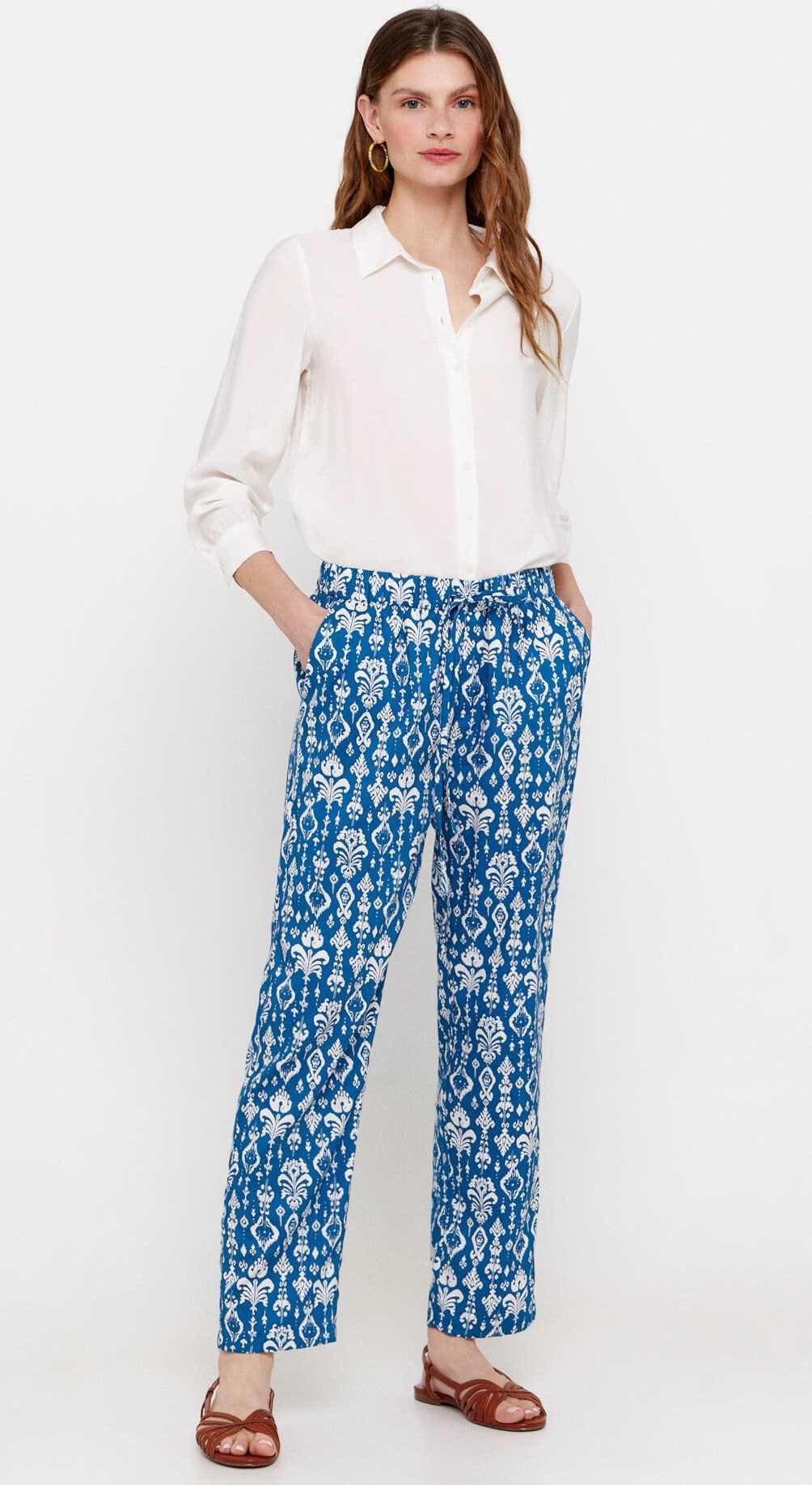 Pantalón fluido estampado de Cortefiel