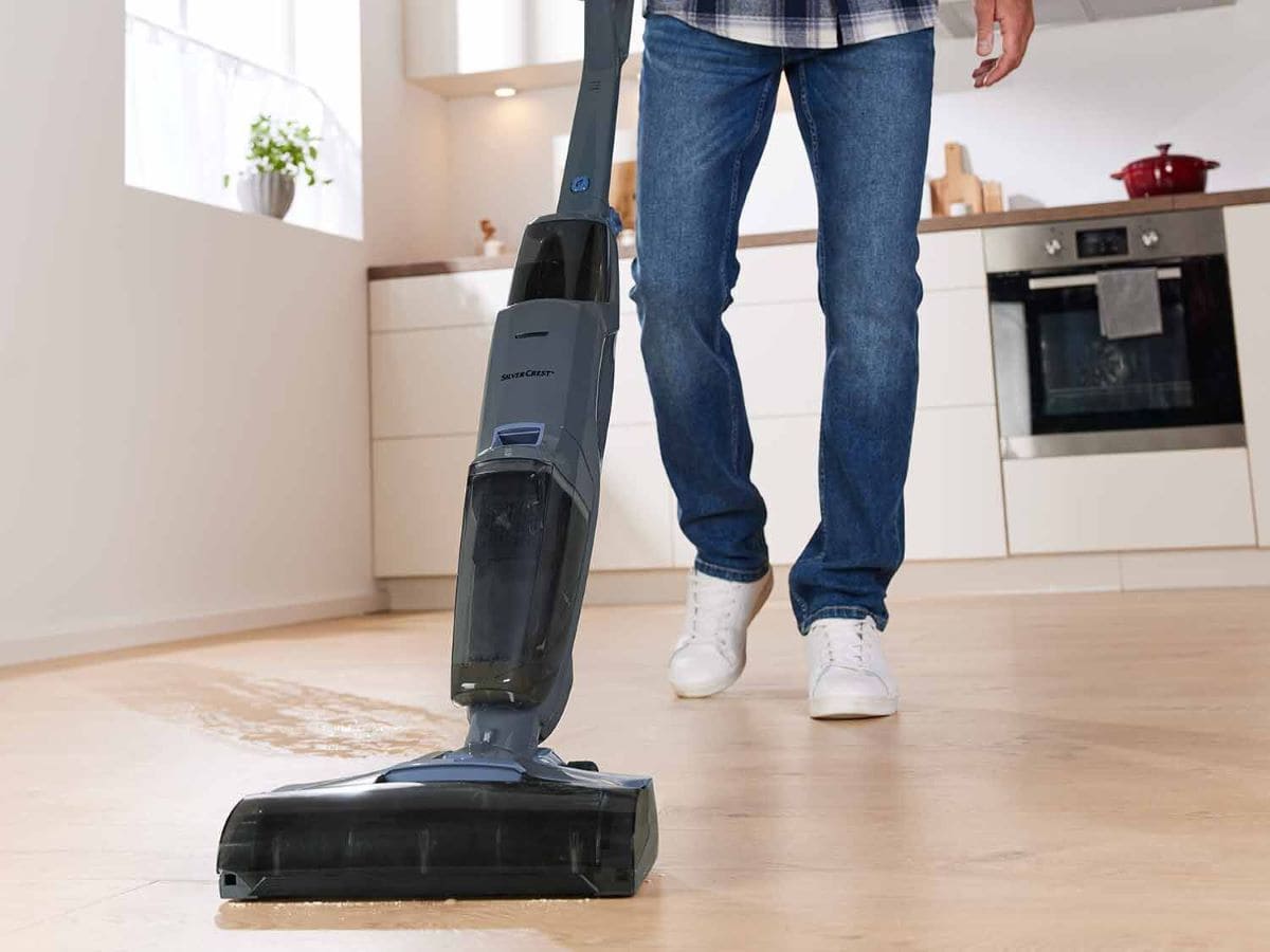 Fregadora de suelos recargable Silver Crest