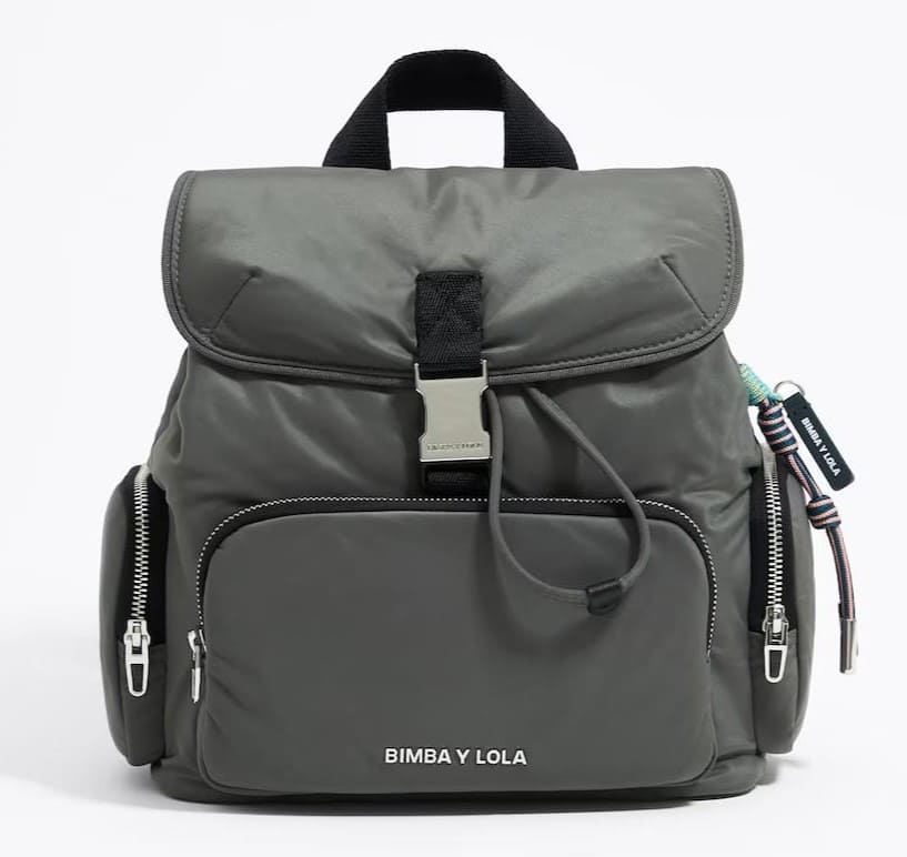 Mochila mediana de múltiples bolillos