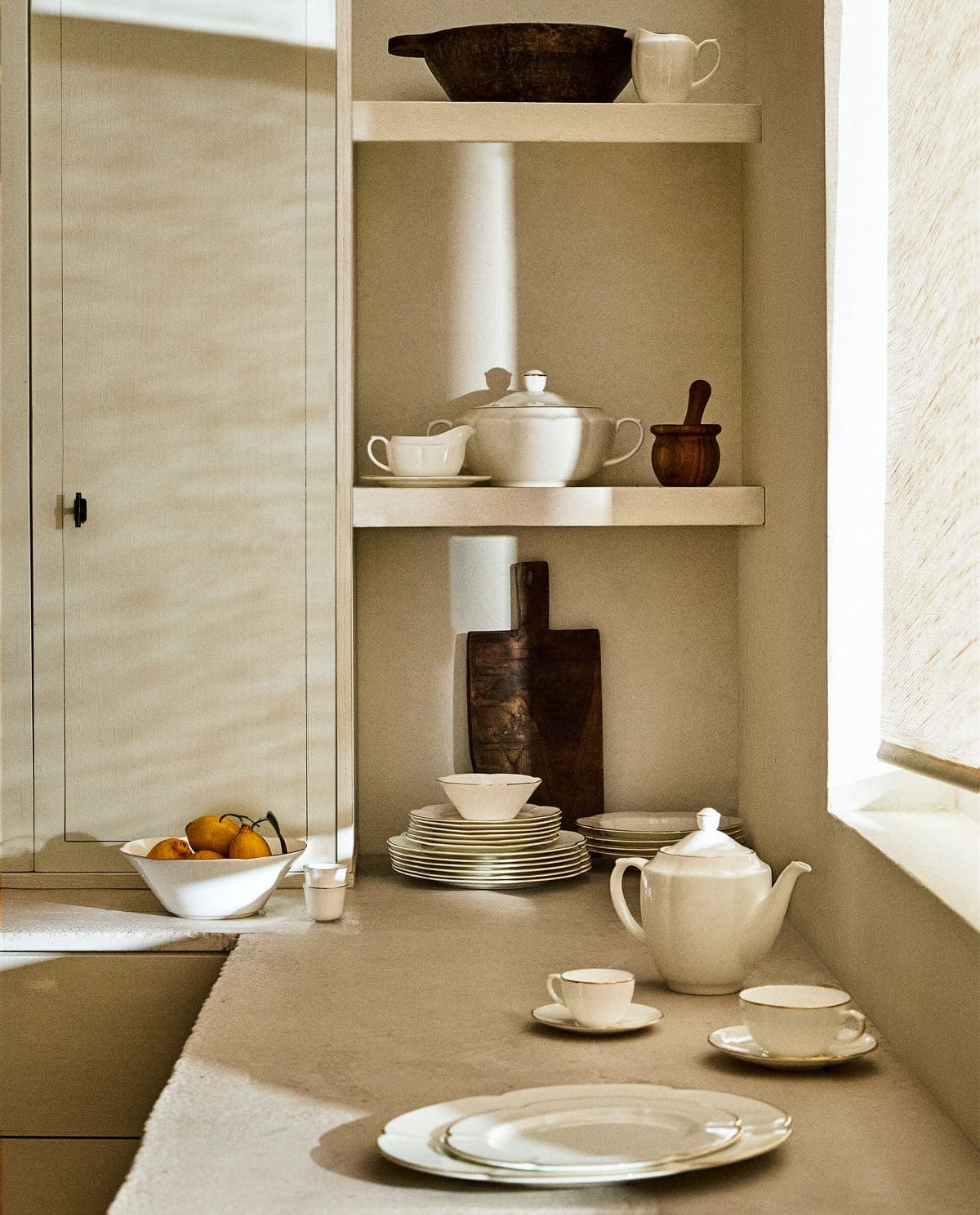 Vajilla de forma irregular con filo