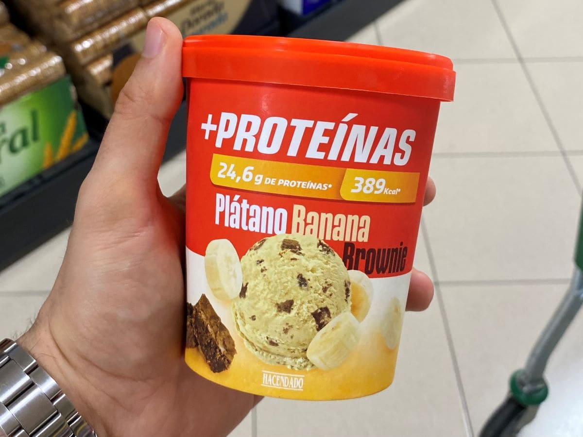 Helado +Proteínas sabor plátano con trozos de Brownie (1)