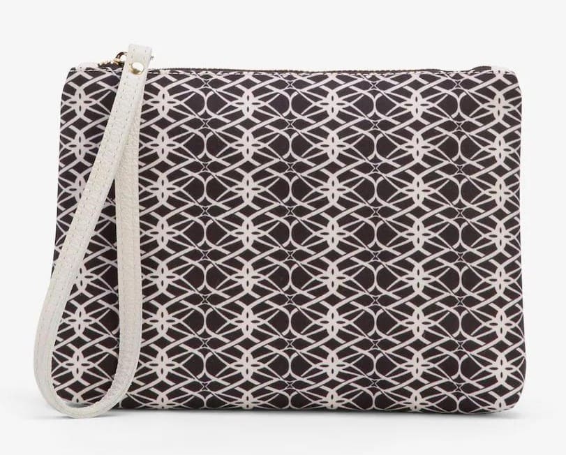 Cartera de mano estampada