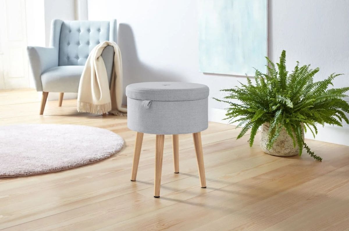 Taburete con espacio de almacenamiento