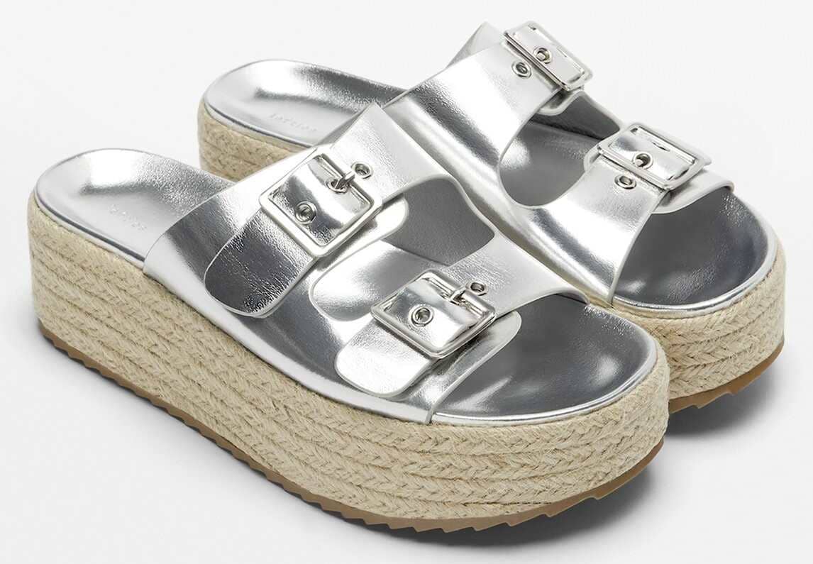 Sandalia plataforma hebillas de Lefties