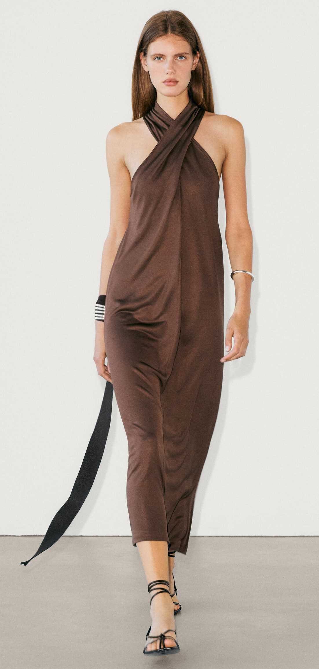 Vestido midi cuello halter cruzado de Massimo Dutti
