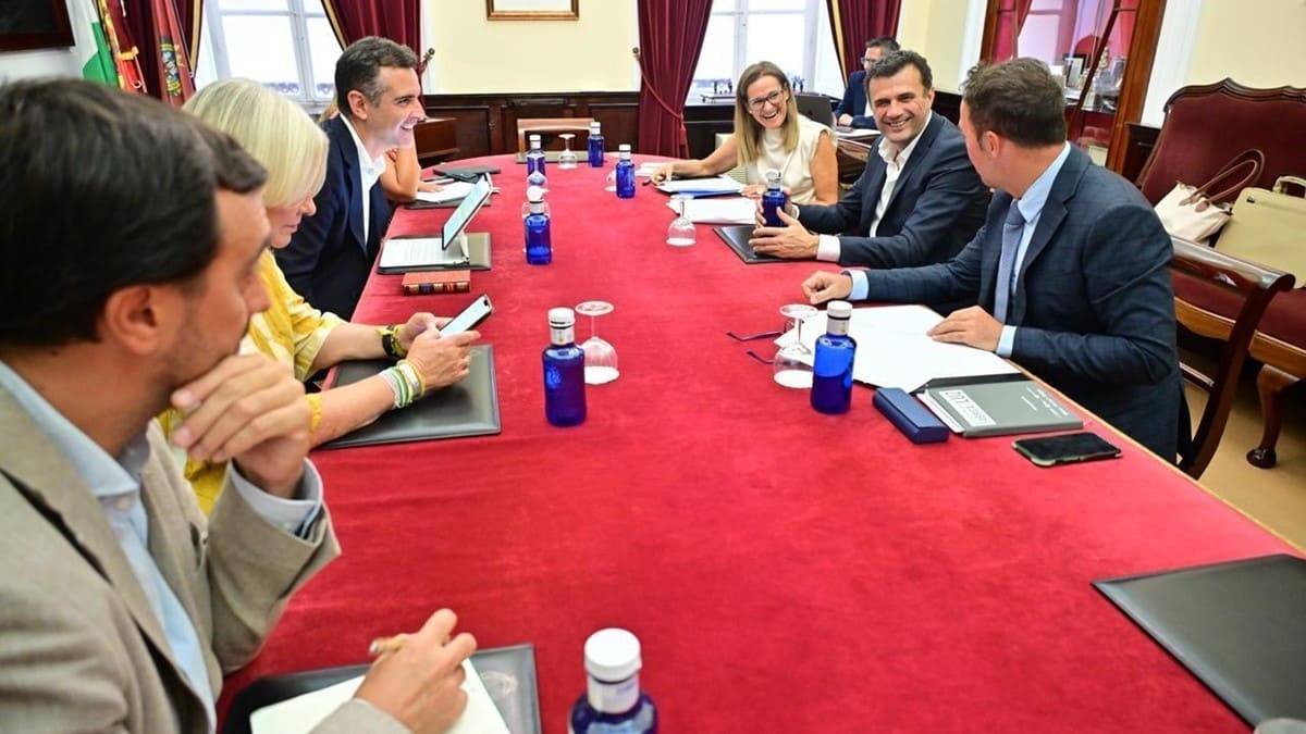 El consejero ha mantenido un encuentro con Bruno García