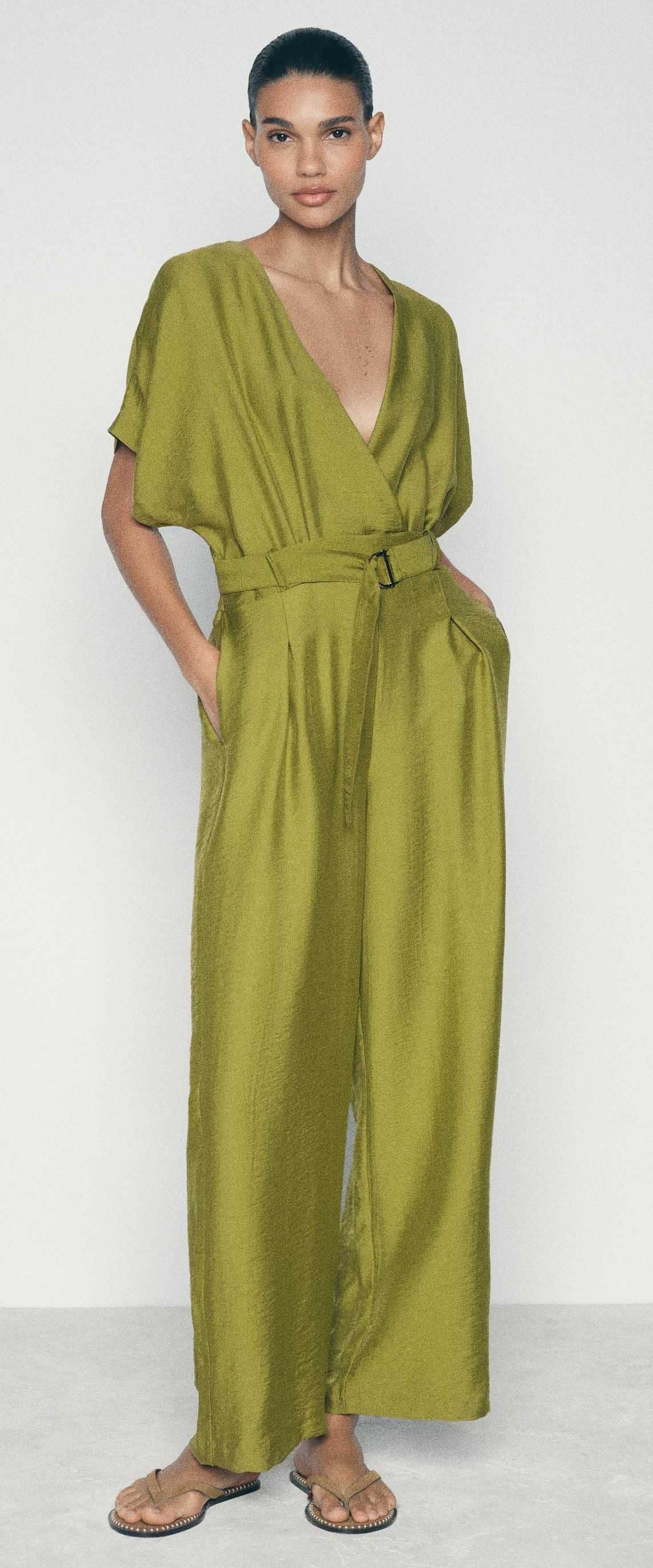 Mono ancho cinturón de Zara