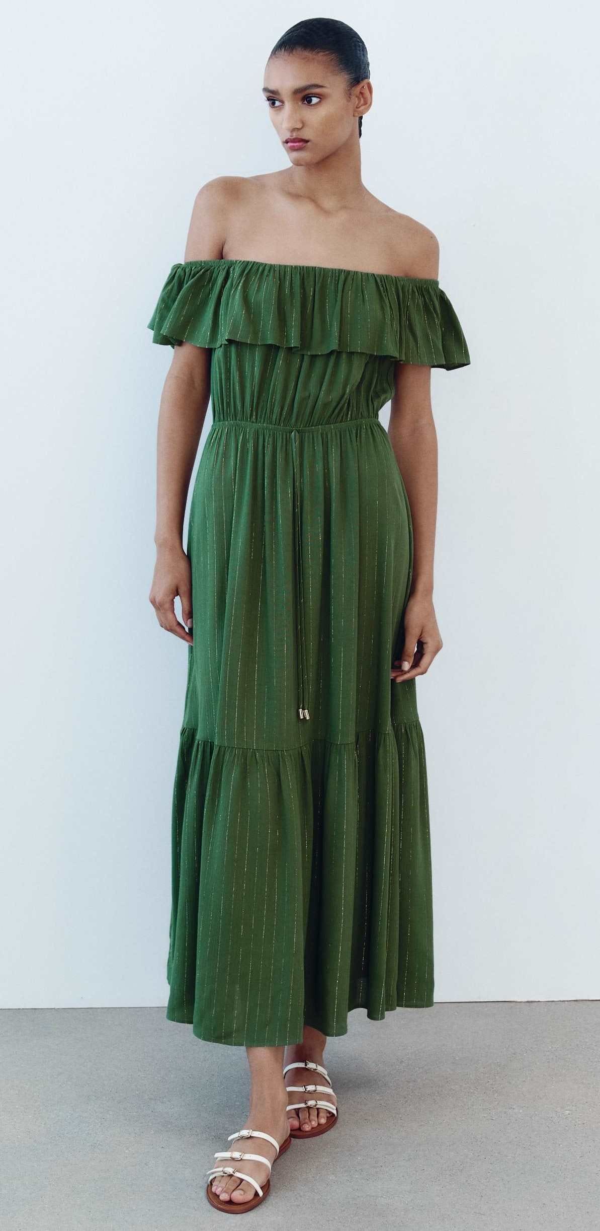 Vestido midi rayas hilo metalizado de Zara