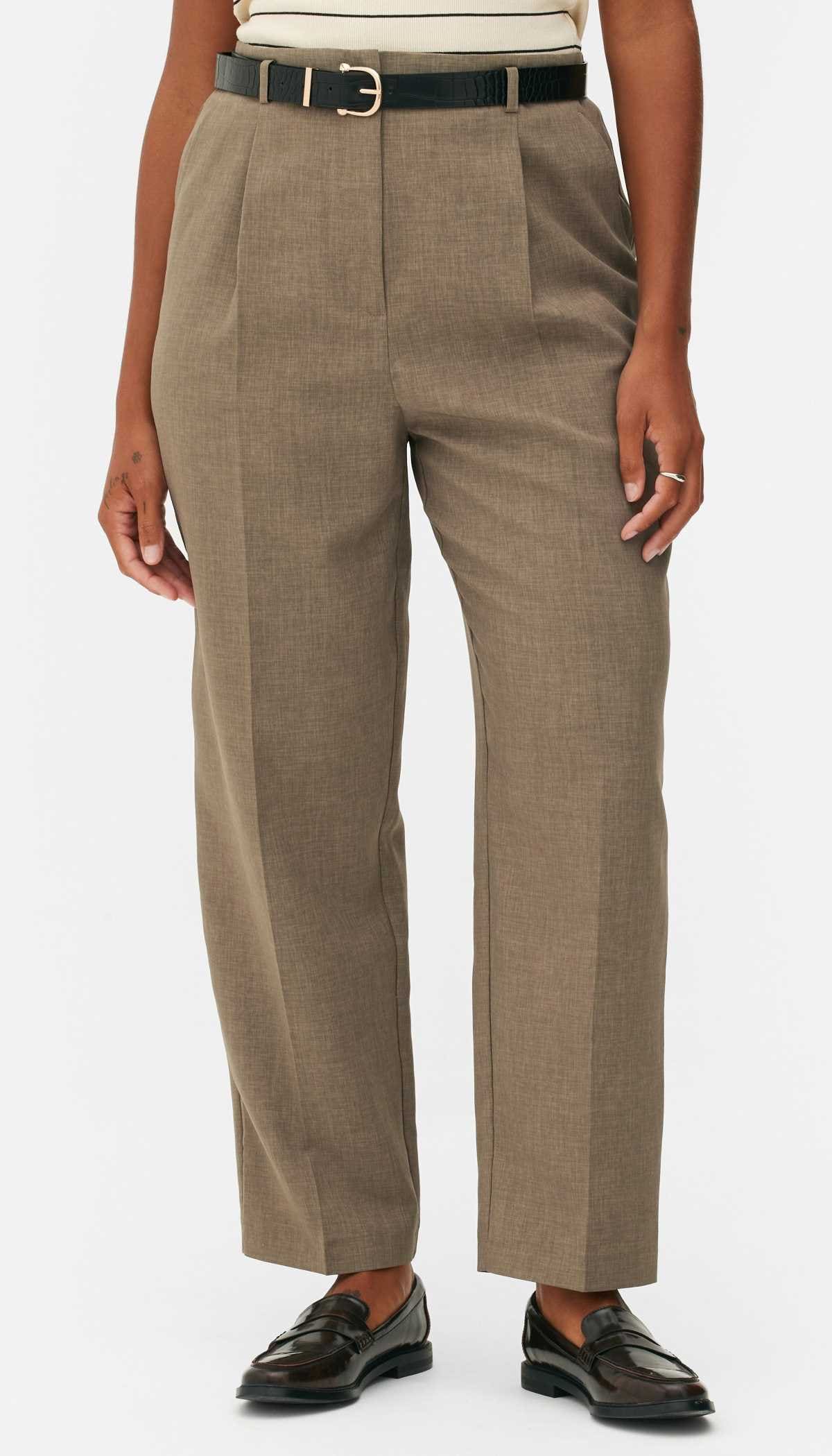 Pantalón de pinzas con cinturón de Primark