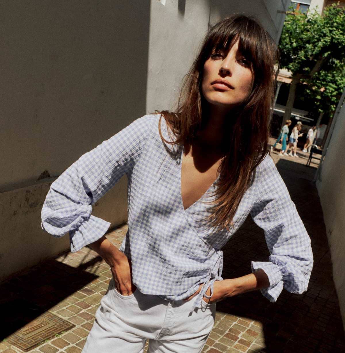 Blusa cruzada cuadro vichy de Zara