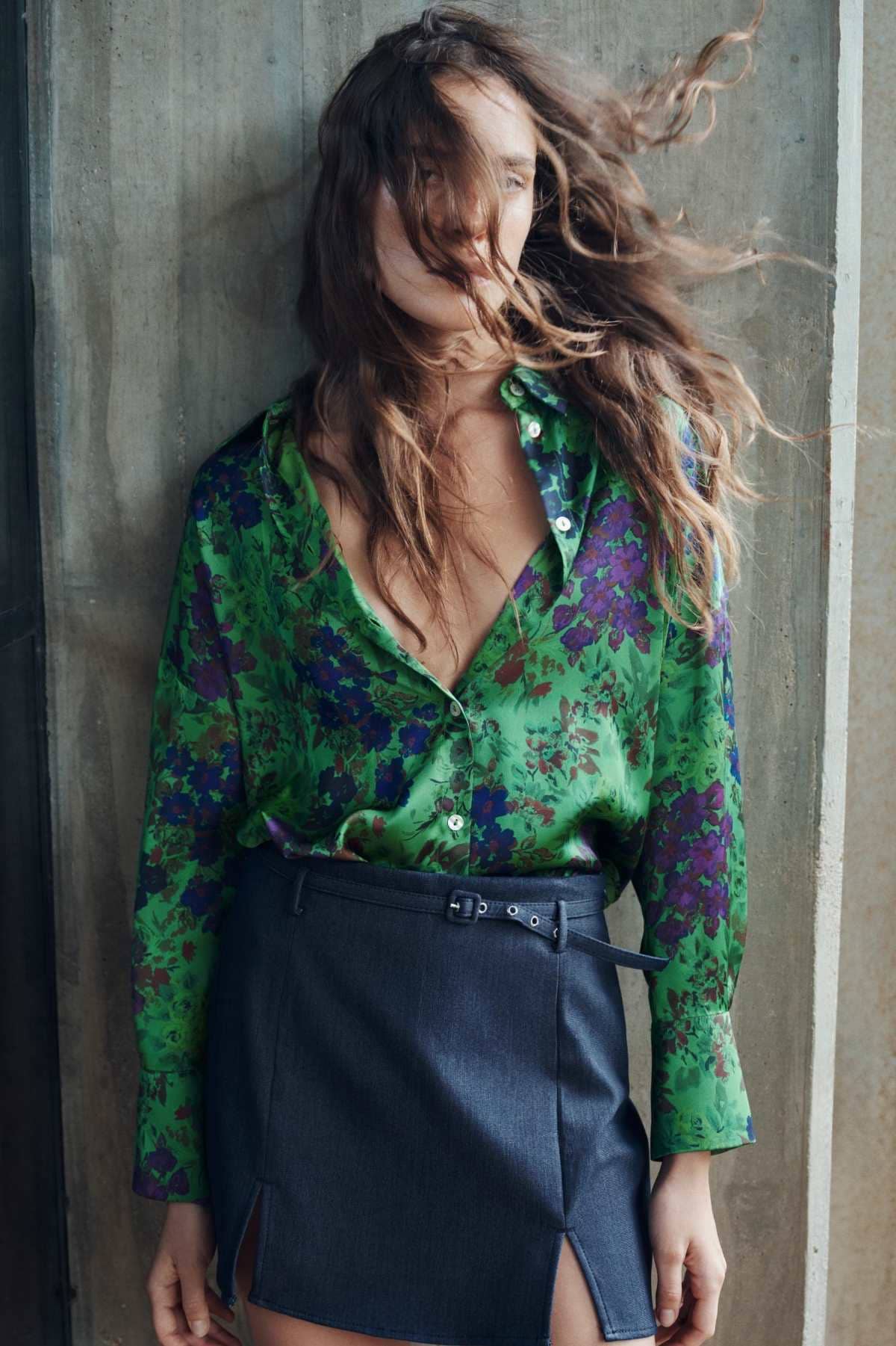 Camisa satinada estampado floral de Zara