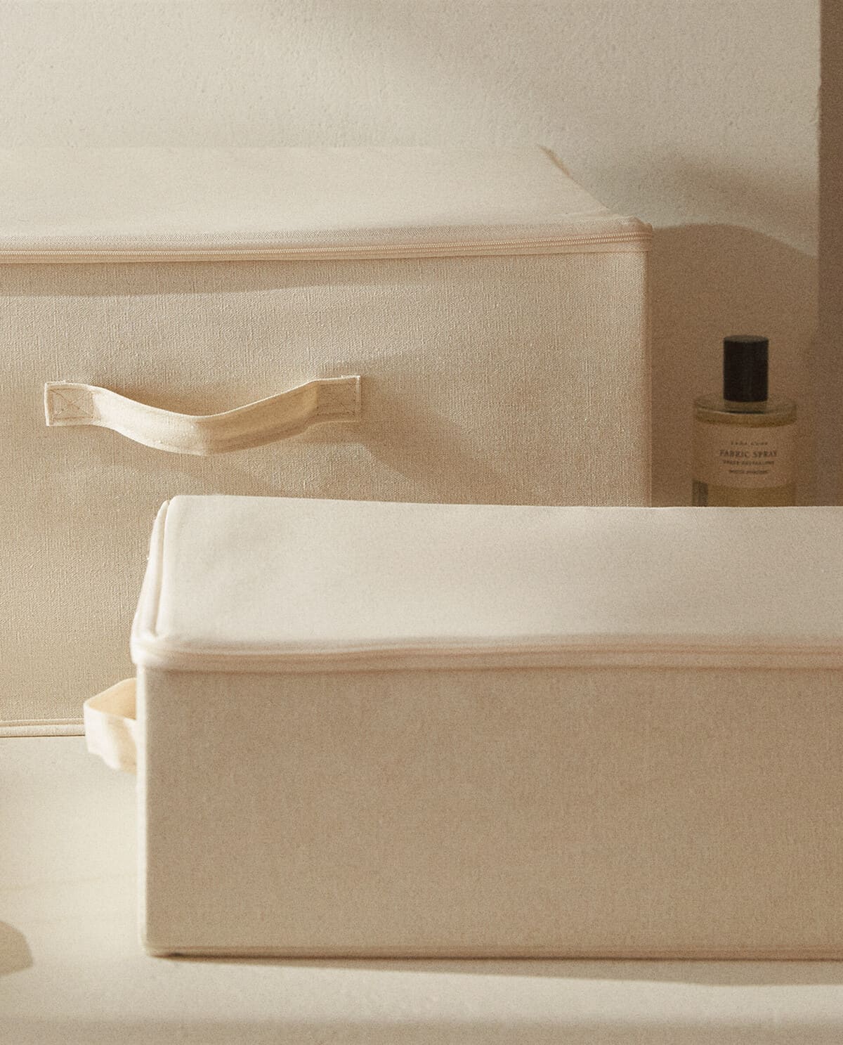 Caja de almacenaje plegable con tapa