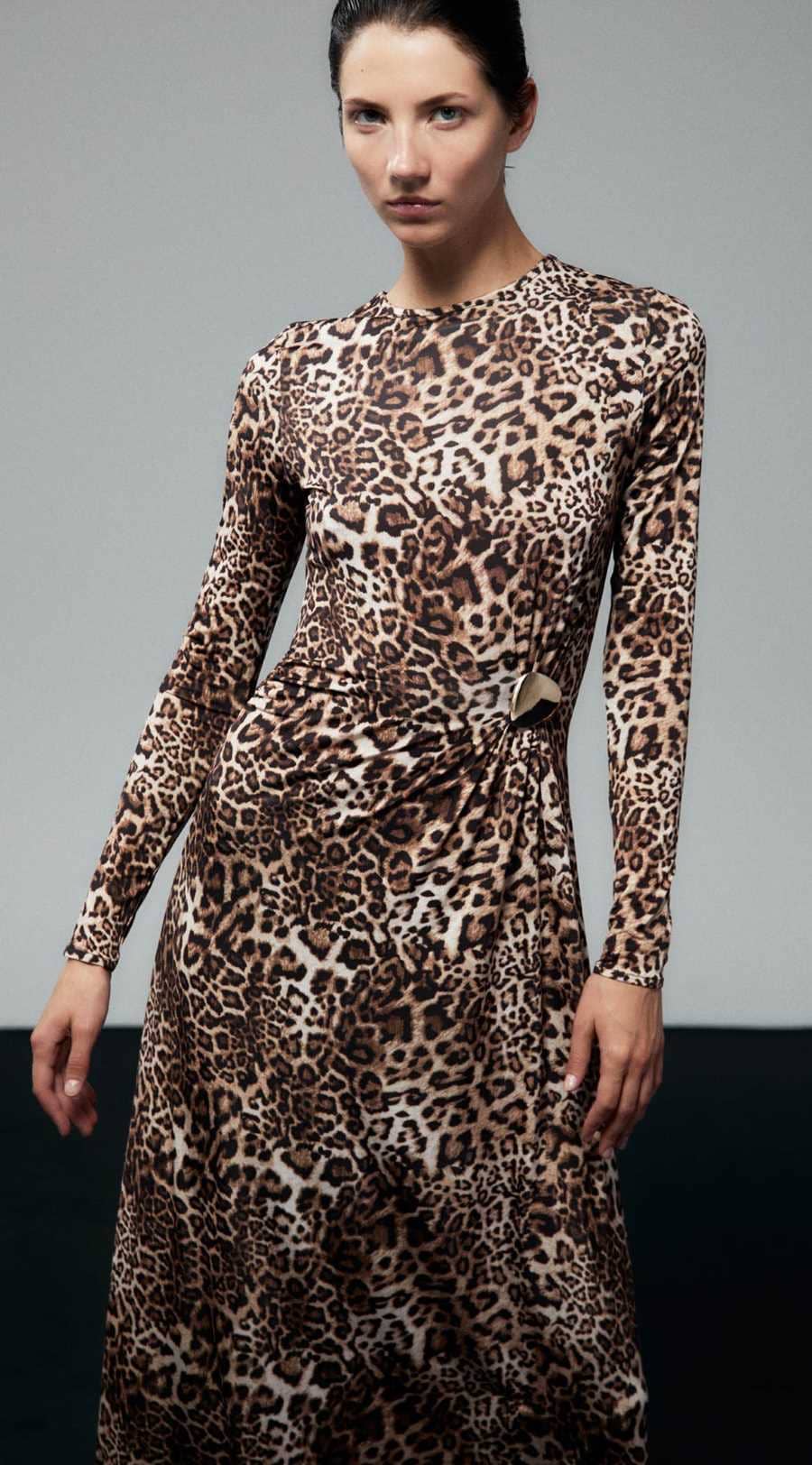 Vestido aplique metálico de Sfera