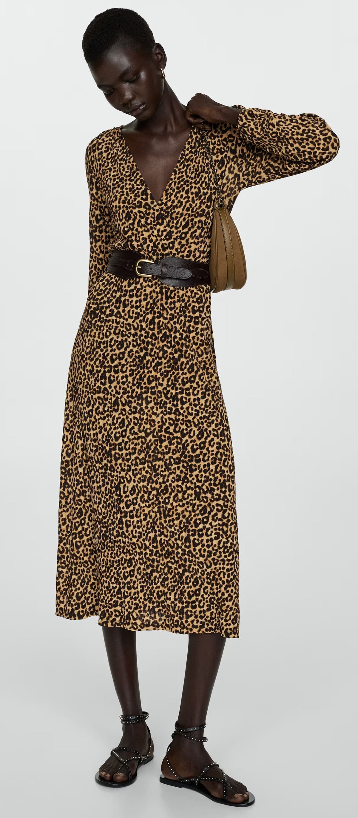 El vestido largo de leopardo de Mango