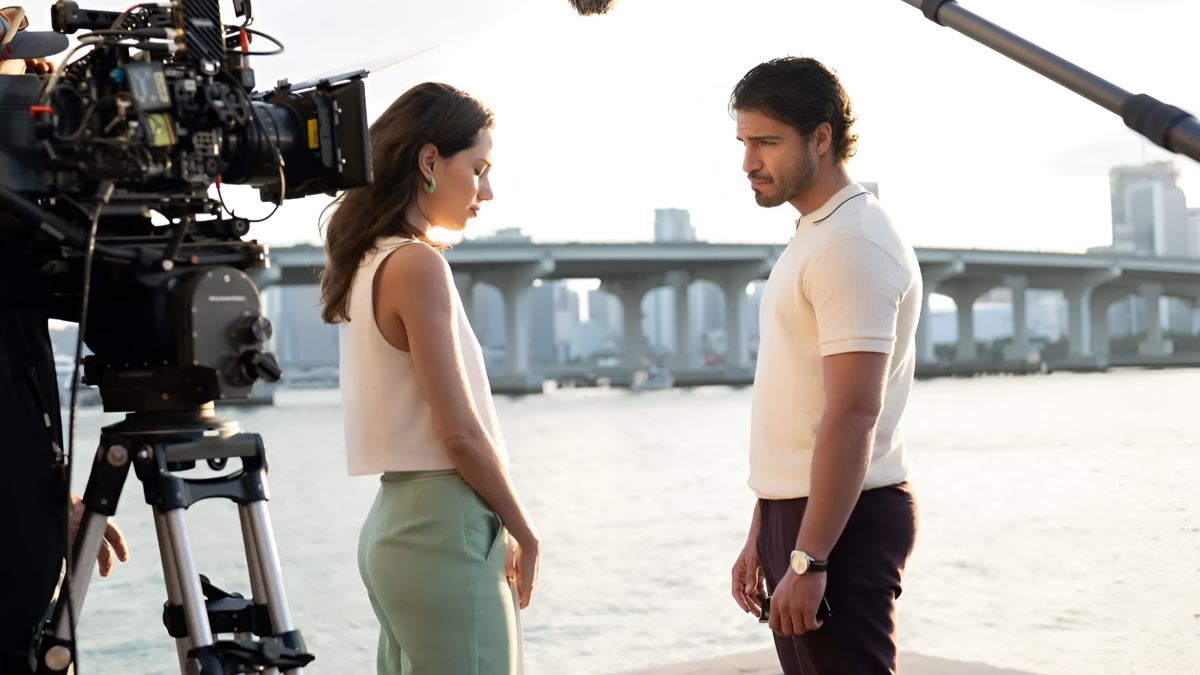 Maxi Iglesias durante un rodaje