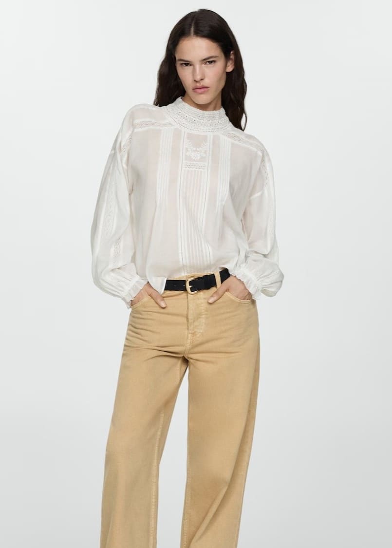 Blusa detalles bordados de Mango
