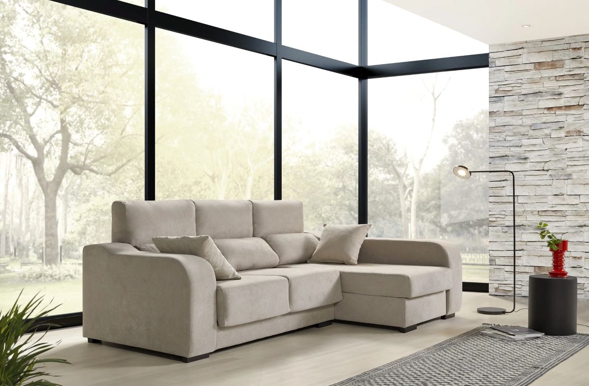 Sofá de tres plazas con chaise longue y tela antimanchas Zafiro de Leroy Merlin