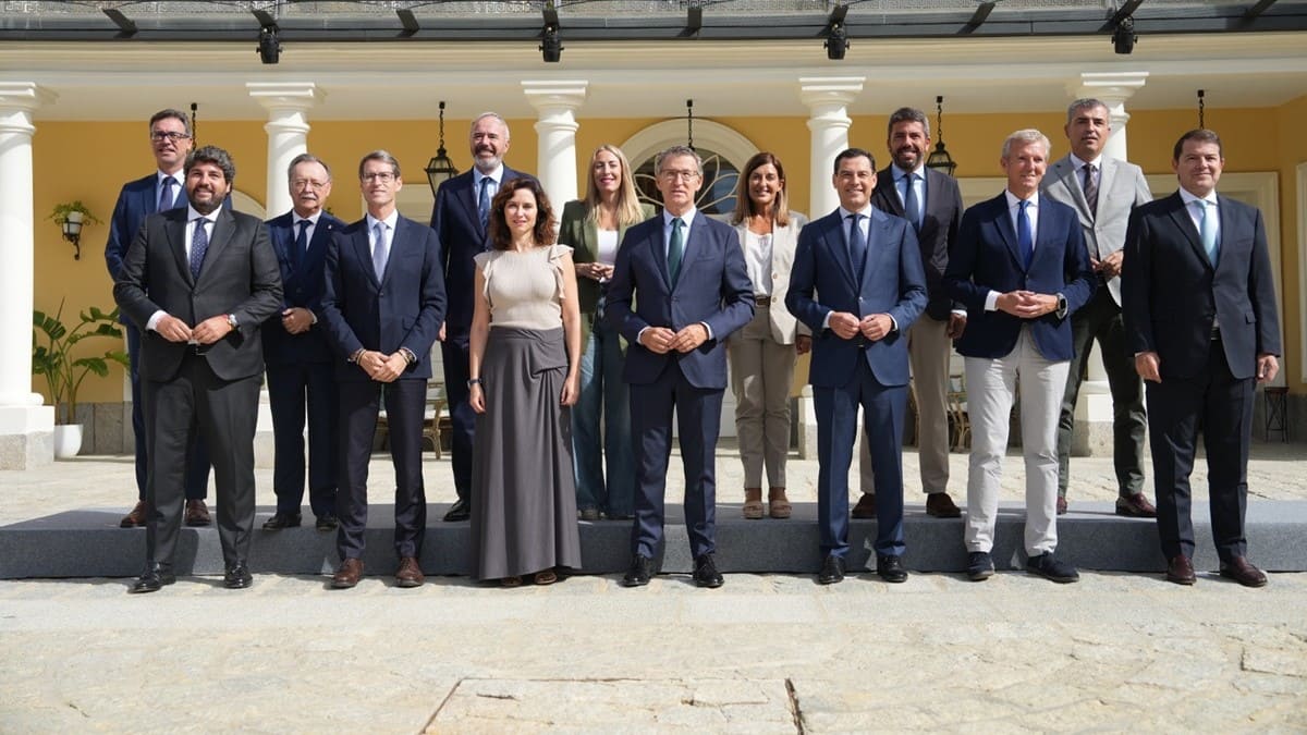 Imagen de la cumbre de presidentes autonómicos liderada por Alberto Núñez Feijóo