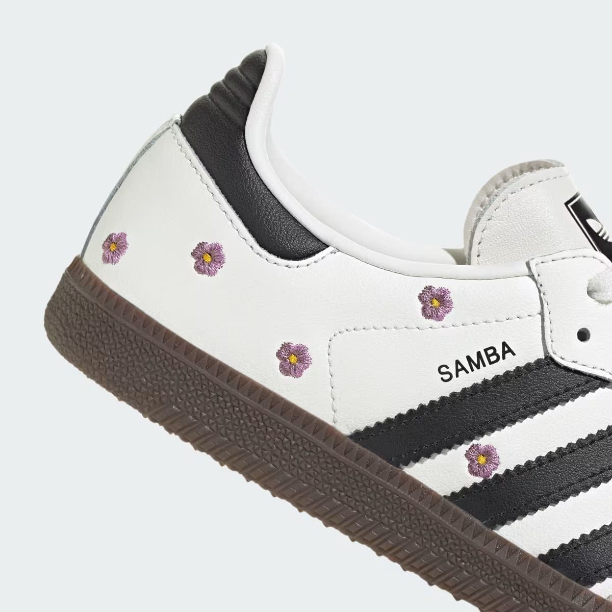 Las nuevas zapatillas Samba OG con estampado de flores de Adidas