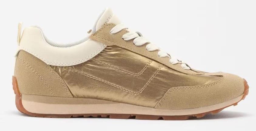 Zapatillas deportivas brillantes con cordones en liso