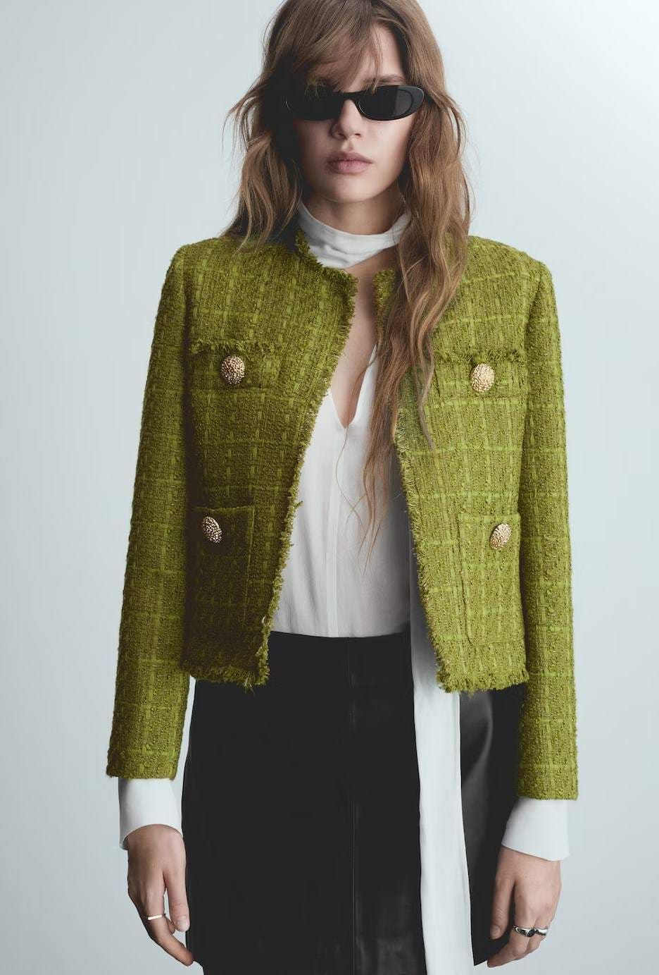 Chaqueta tweed botones joya de Mango