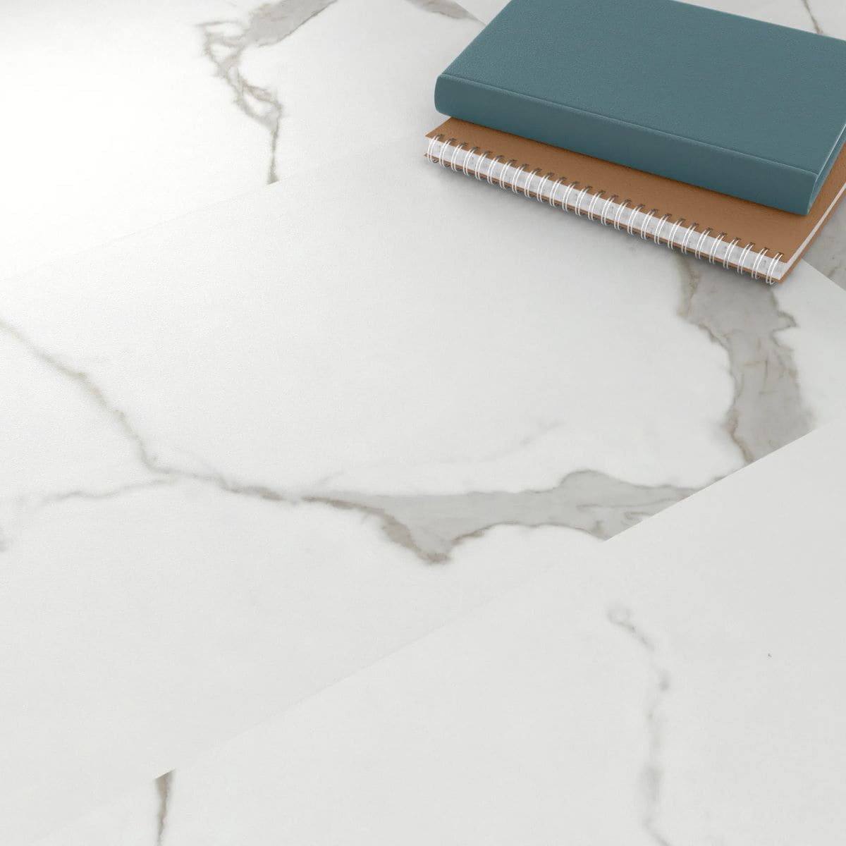 Suelo vinílico autoadhesivo forte New Marmi BL000 ARTENS