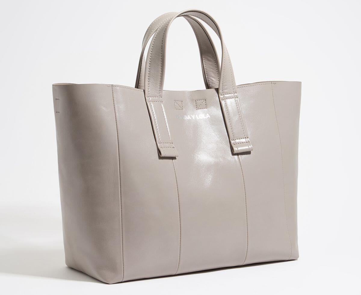 El bolso shopper grande de piel gris verdoso de Bimba y Lola