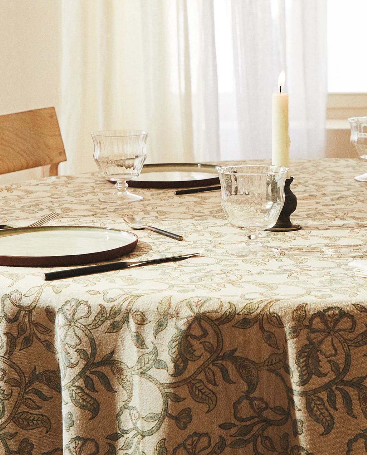 Mantel de lino con estampado vegetal