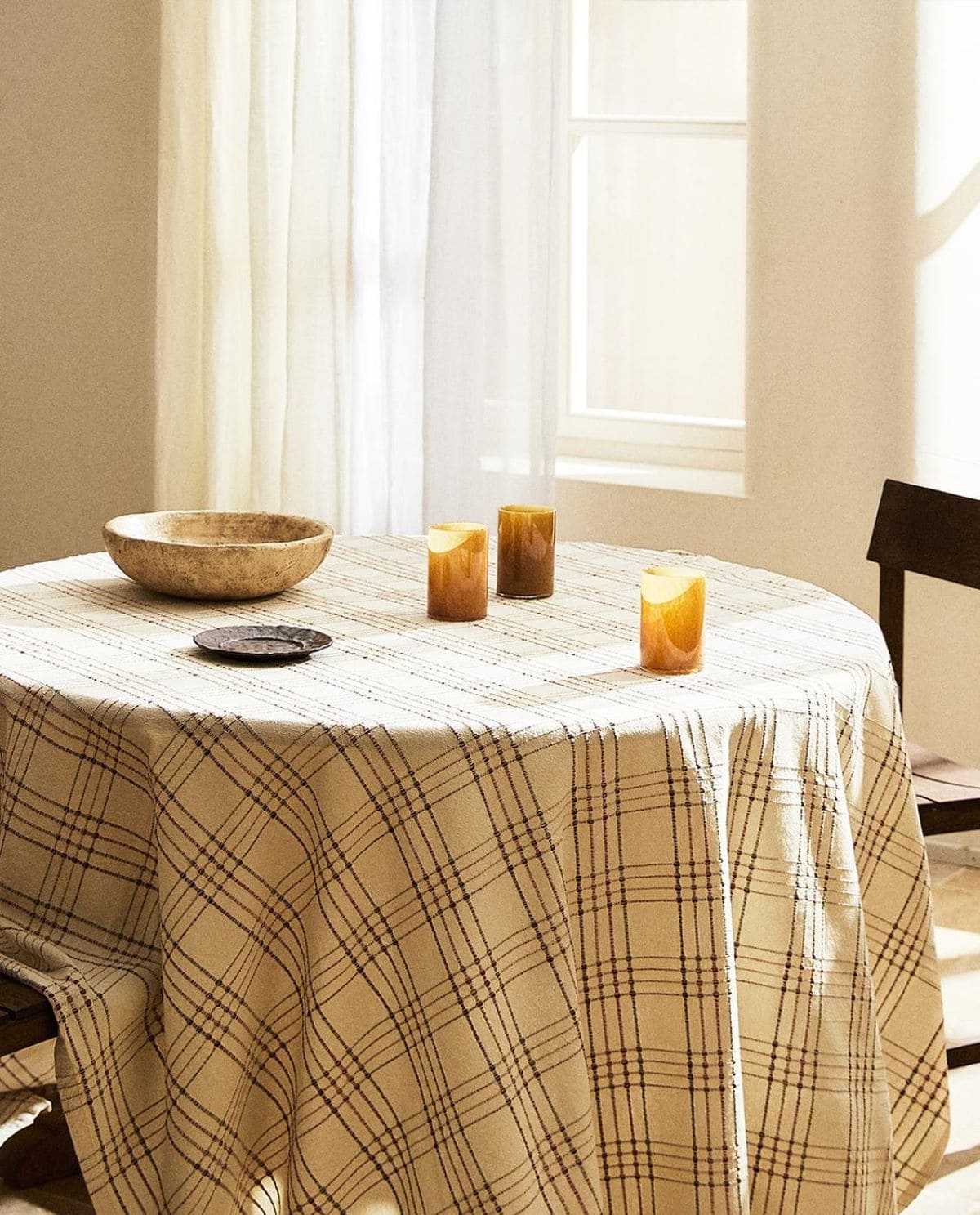 Mantel de líneas con relieve