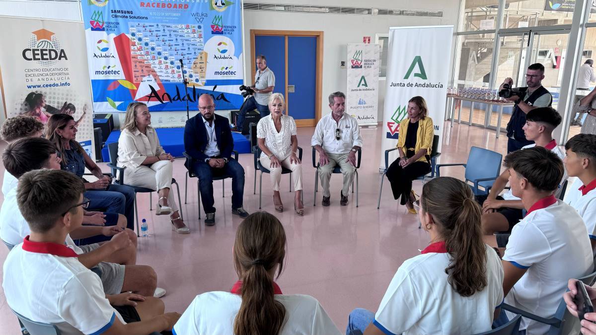 Patricia del Pozo visita en Cádiz el programa CEEDA de Vela | Rafa Domínguez