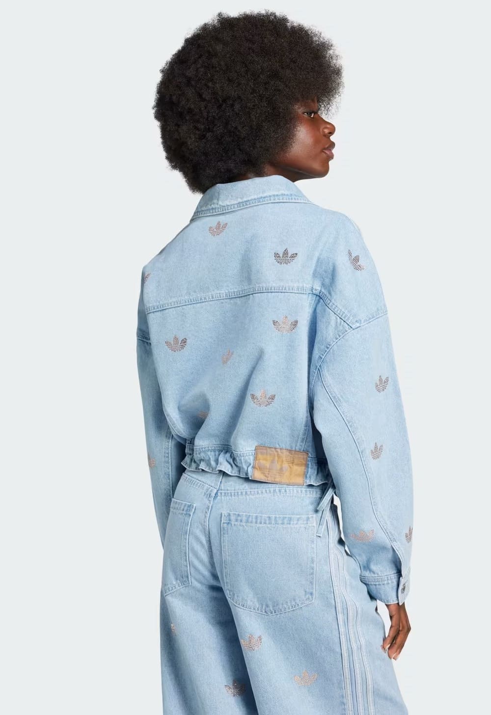 La nueva chaqueta denim Rhinestone de Adidas