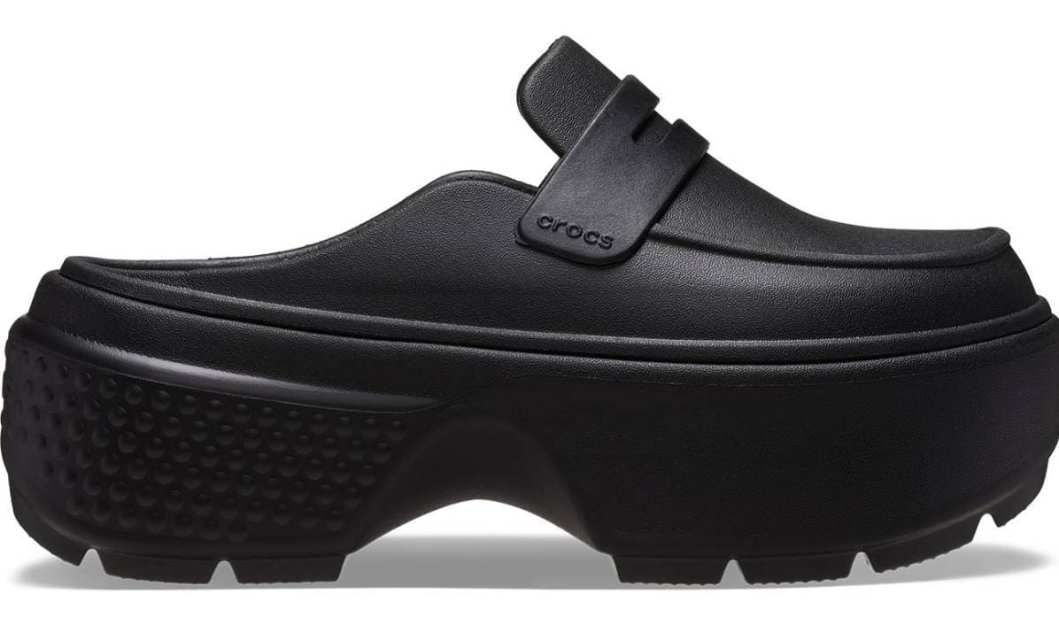 Los nuevos mocasines unisex Stomp Loafer U negros de Crocs