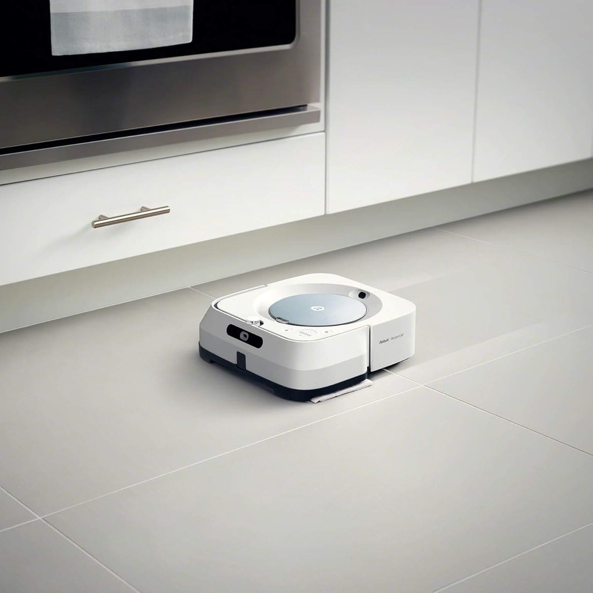 El robot fregasuelos con WiFi y pulverizador a presión iRobot en Amazon