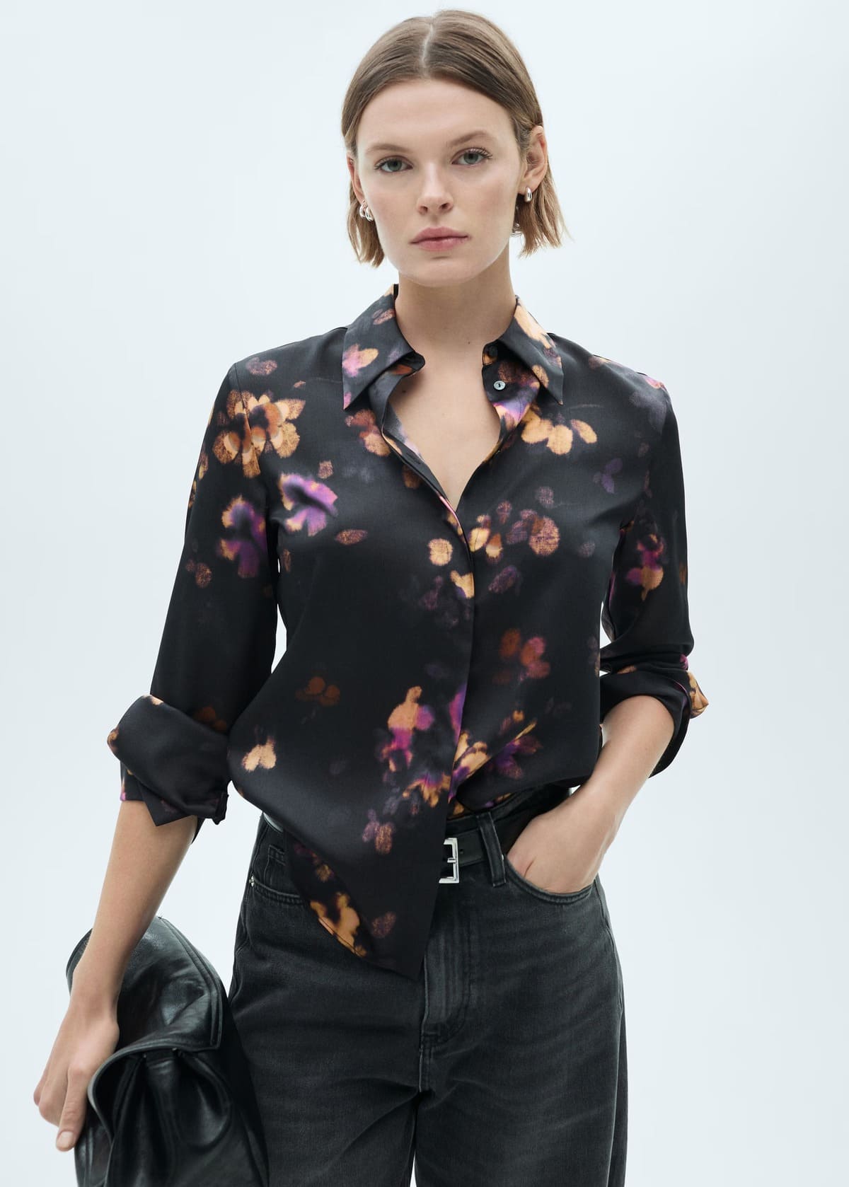 La nueva camisa satinada estampada de Mango