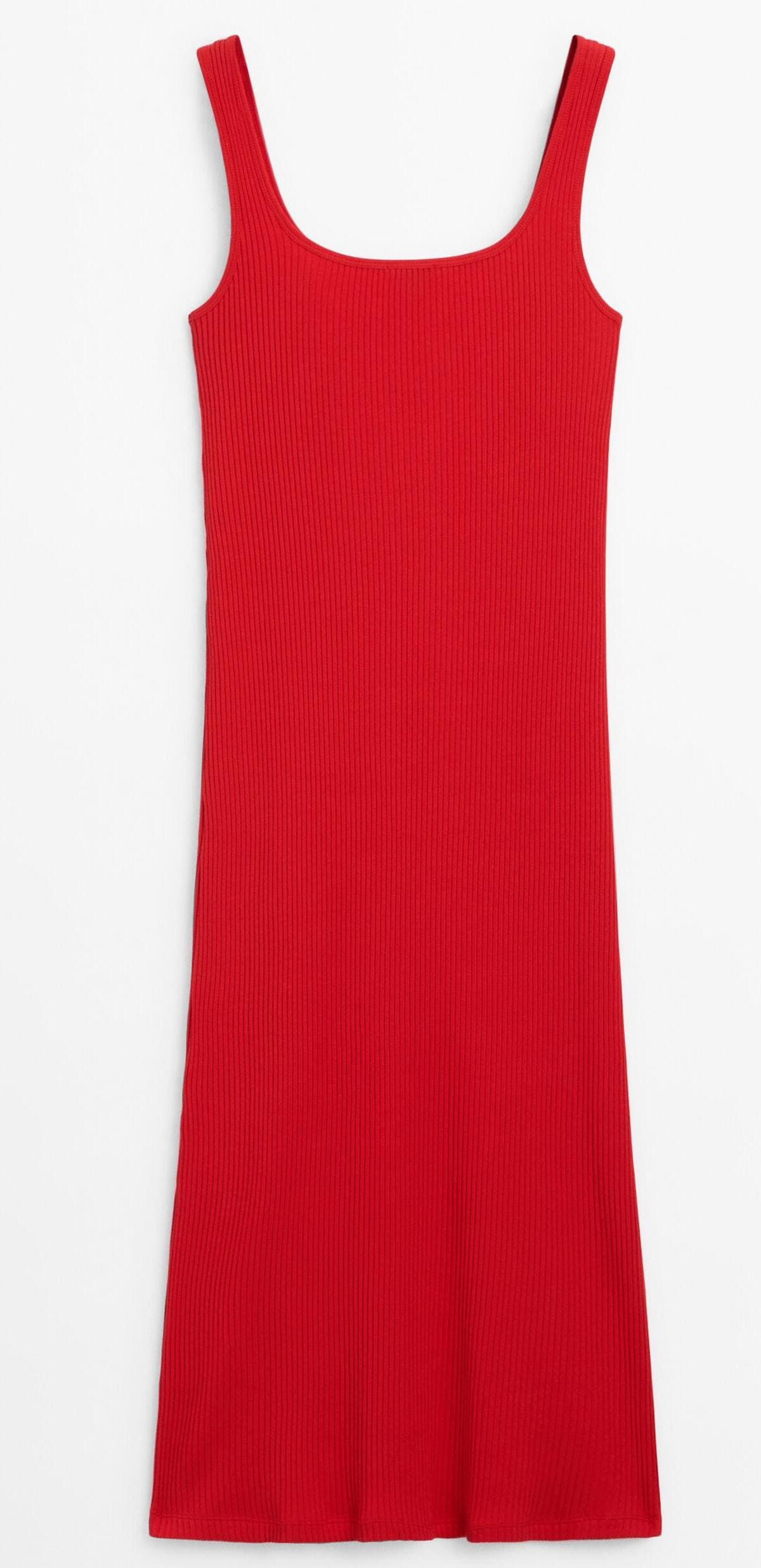 El vestido midi canalé con escote cuadrado en color rojo de Massimo Dutti
