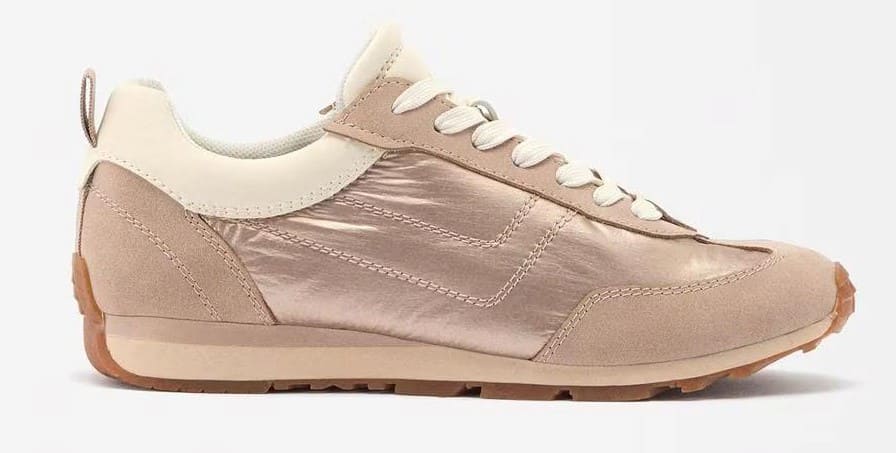 Zapatillas deportivas brillantes con cordones en liso