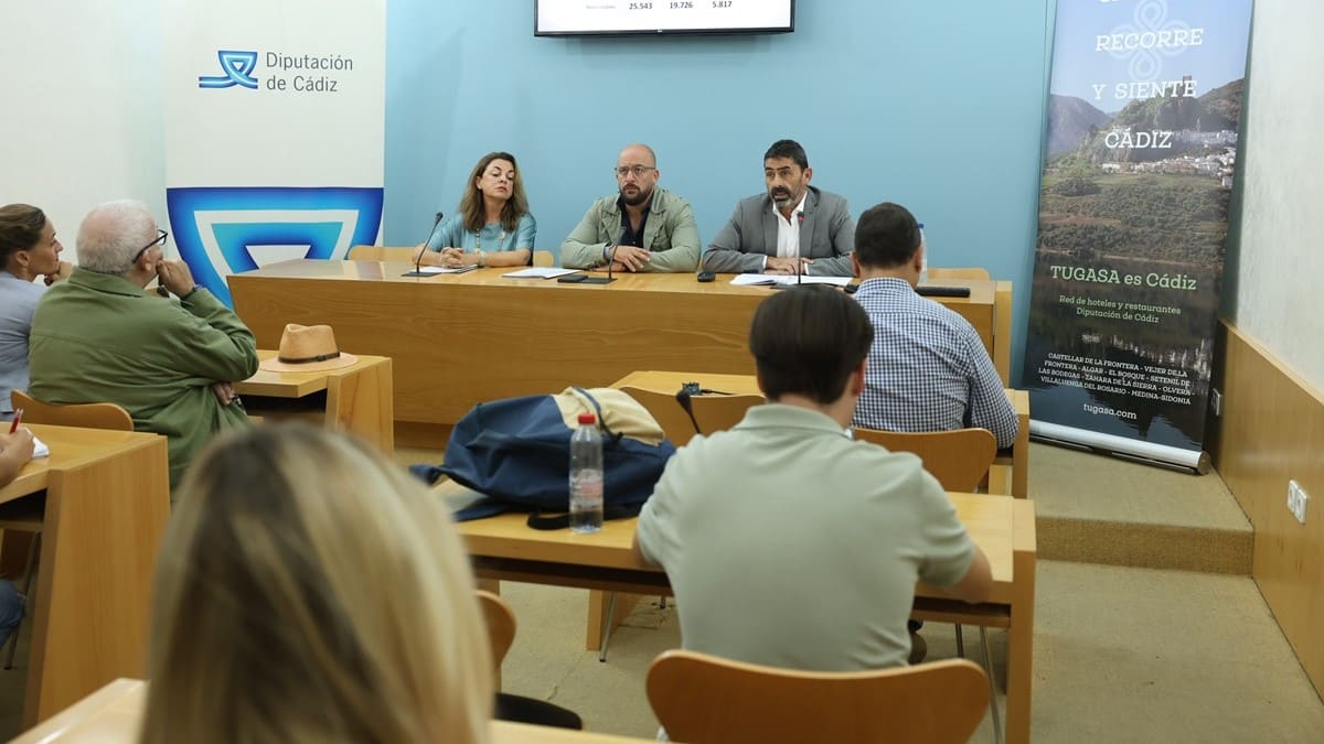 Elisa del Valle, junto a Germán Beardo y José María Godínez | Cristo García