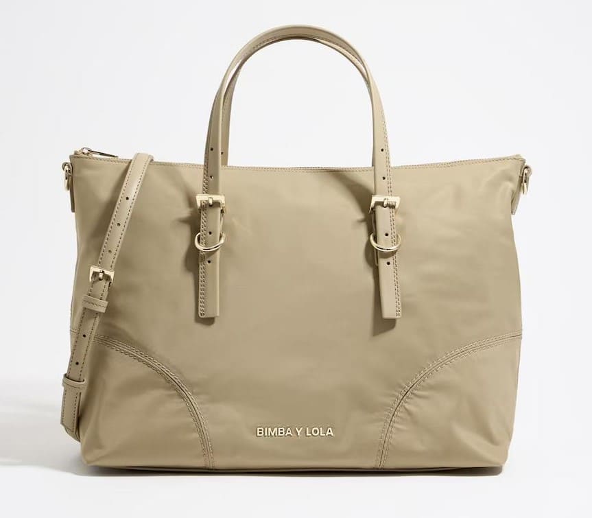 Bolso de hombro transformable a bandolera de tejido técnico