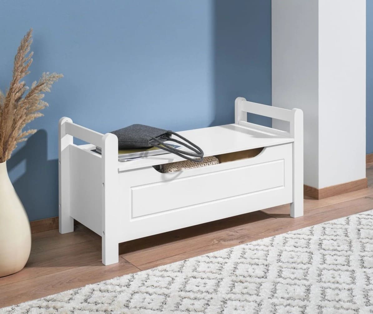 Banco con espacio de almacenamiento