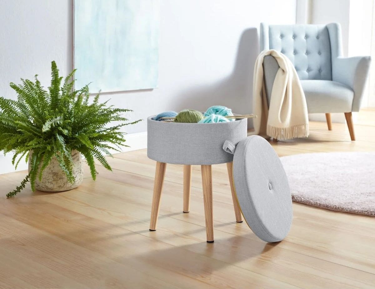 Taburete con espacio de almacenamiento