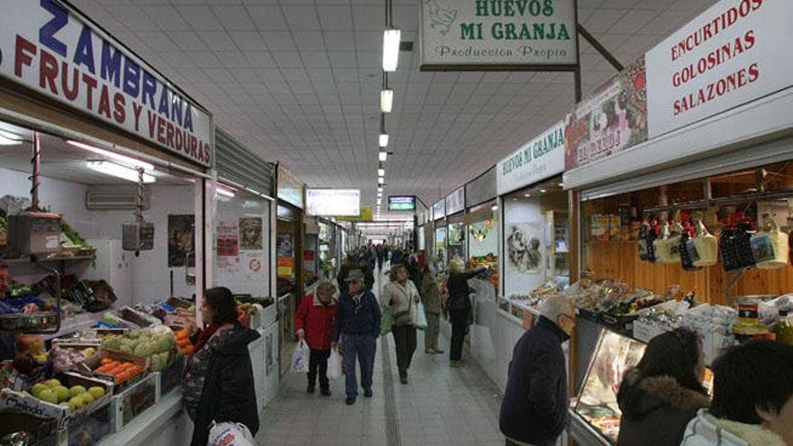 Interior del mercado de Huelin