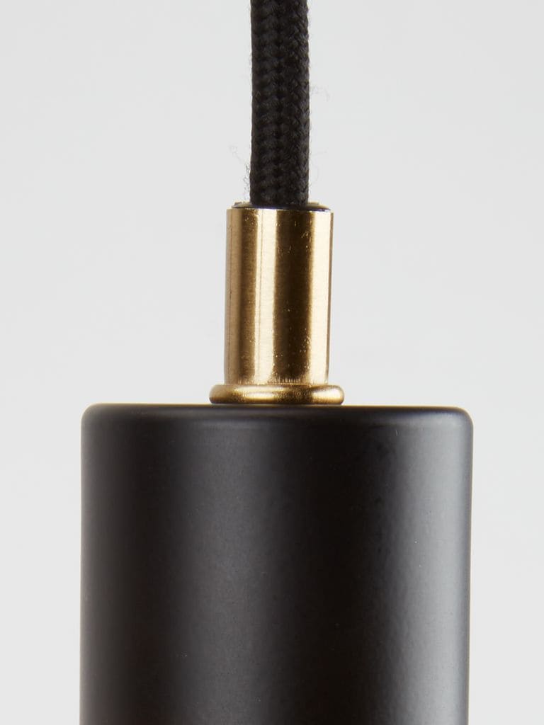 La lámpara de techo MAGNAR 3 en 1 negra de Jysk