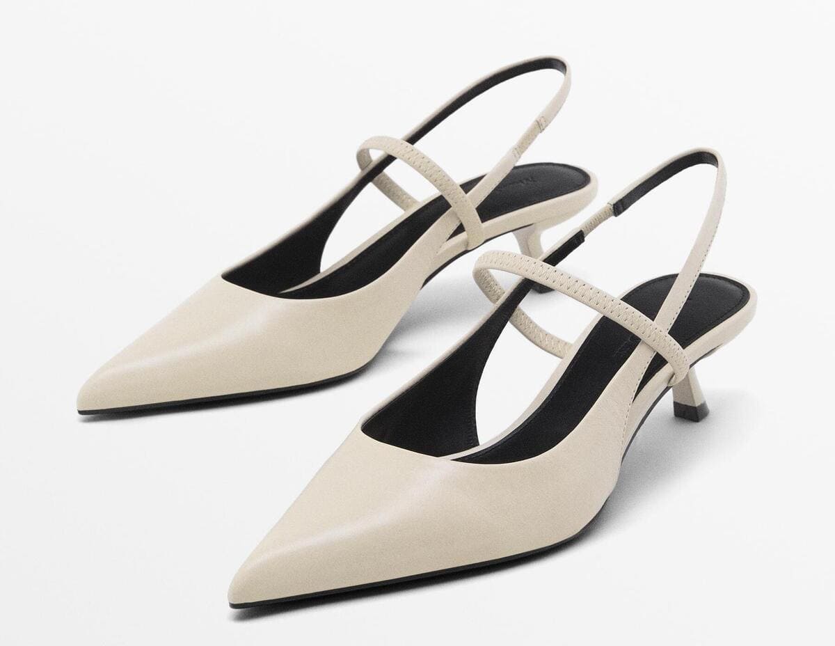 Las sandalias destalonadas con tacón y elástico en el empeine de Massimo Dutti