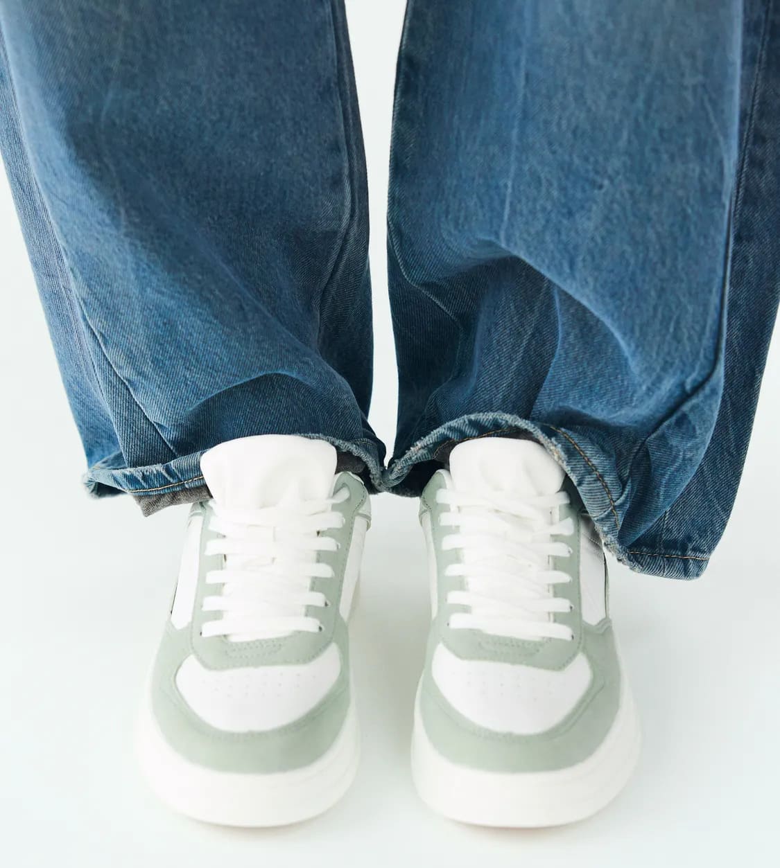 Las zapatillas deportivas bamba combinadas de color en Zara