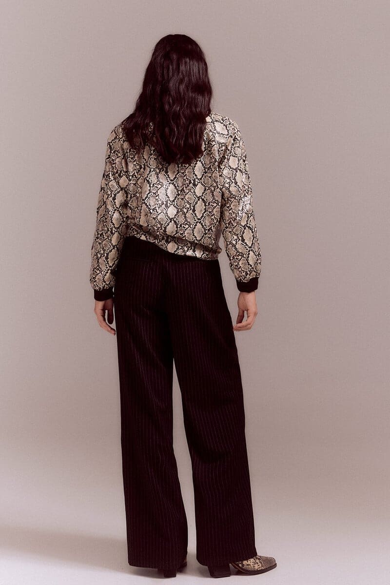 El pantalón sastre con raya diplomática de Cortefiel