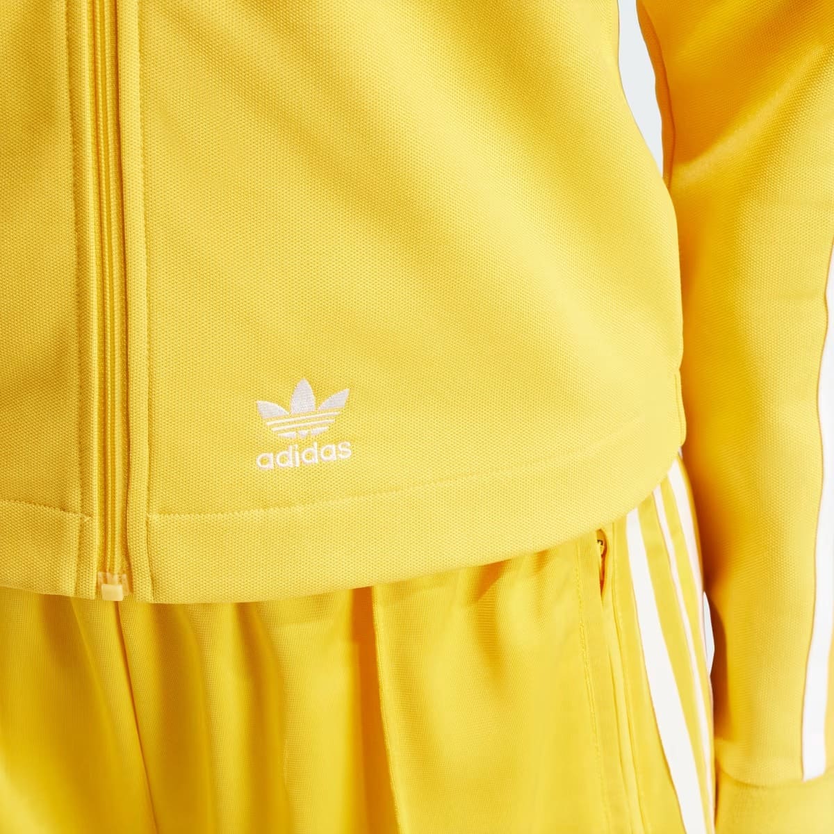 La chaqueta Montreal en color amarillo de Adidas