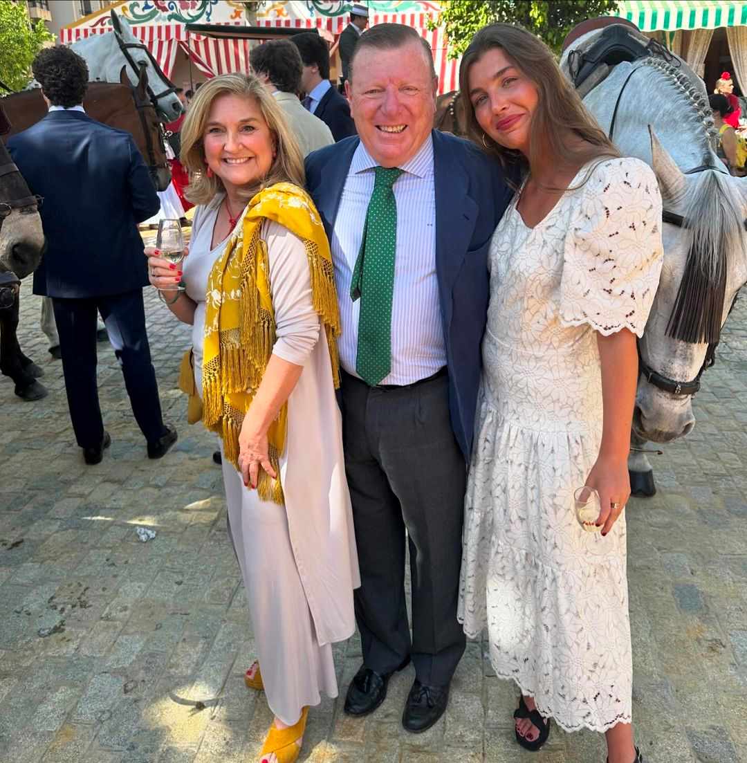 César Cadaval, Patricia Cadaval y su madre durante la Feria de Abril | IG