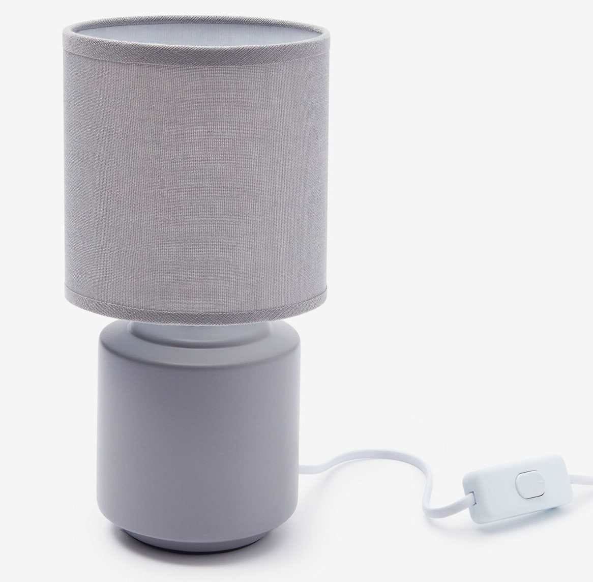 La lámpara de cerámica con pantalla de Pepco