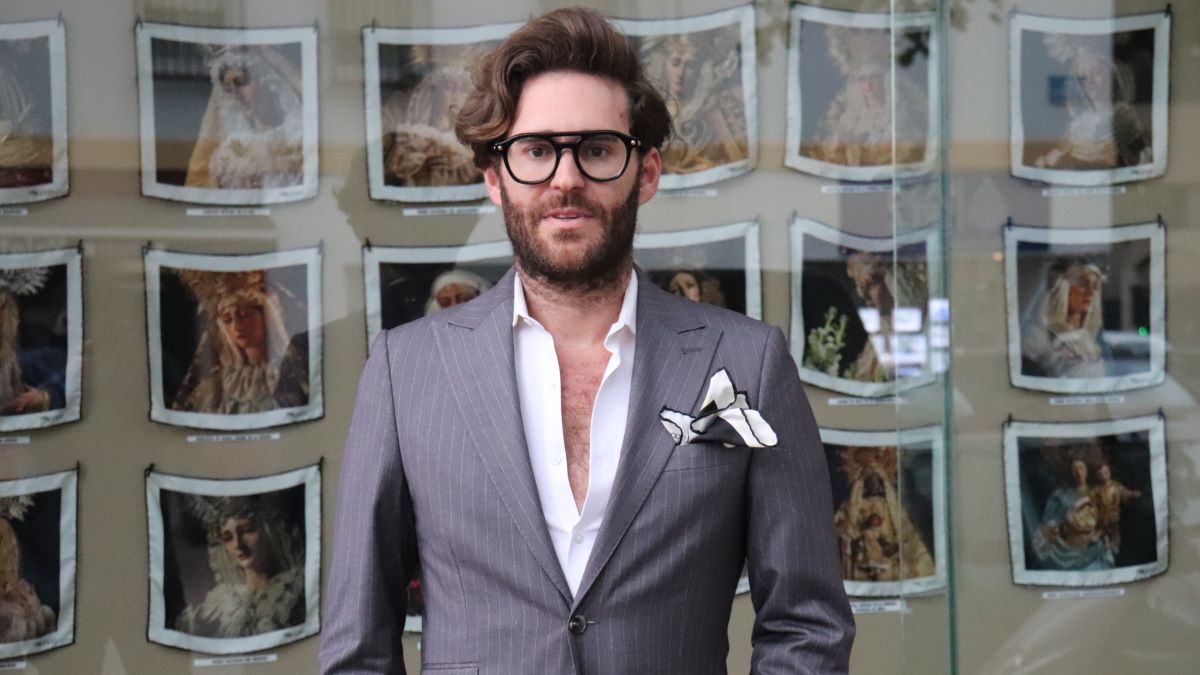 Ramon Bayo presenta su colección de pañuelos para la Magna de Jerez | Á. Richarte