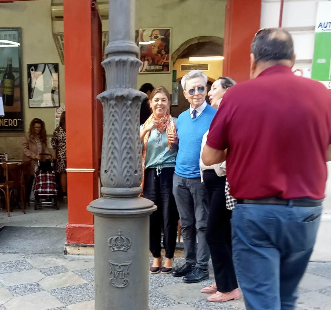 El ex torero ortega Cano en la entrada de La Moderna